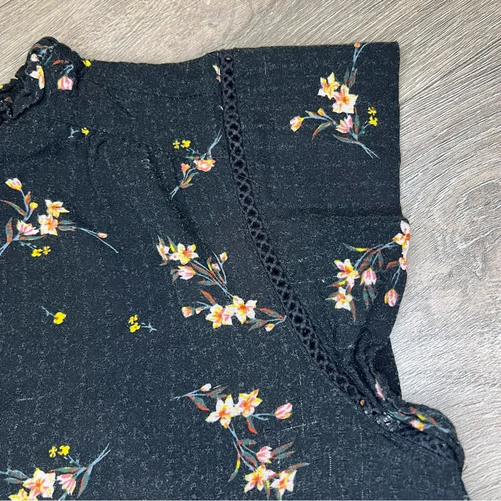 Buffalo David Bitton Black Floral Flowers Blouse T-Shirt Chest Tie Women's M - Picture 4 of 11